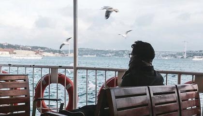 开云·体育官网APP下载-巴黎圣日耳曼战胜里昂在法甲排名继续领先，巴黎圣日耳曼对阵里昂