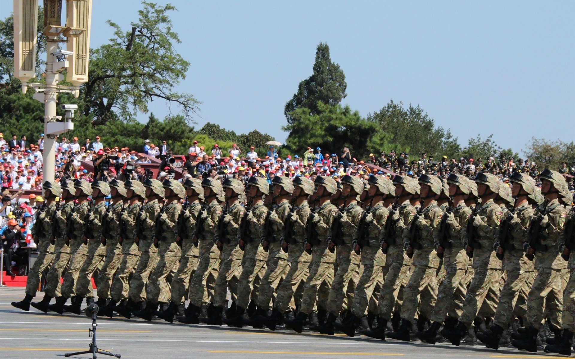_轨迹艺术赛:运动员用身体动作绘制精彩线路_,运动员线条画