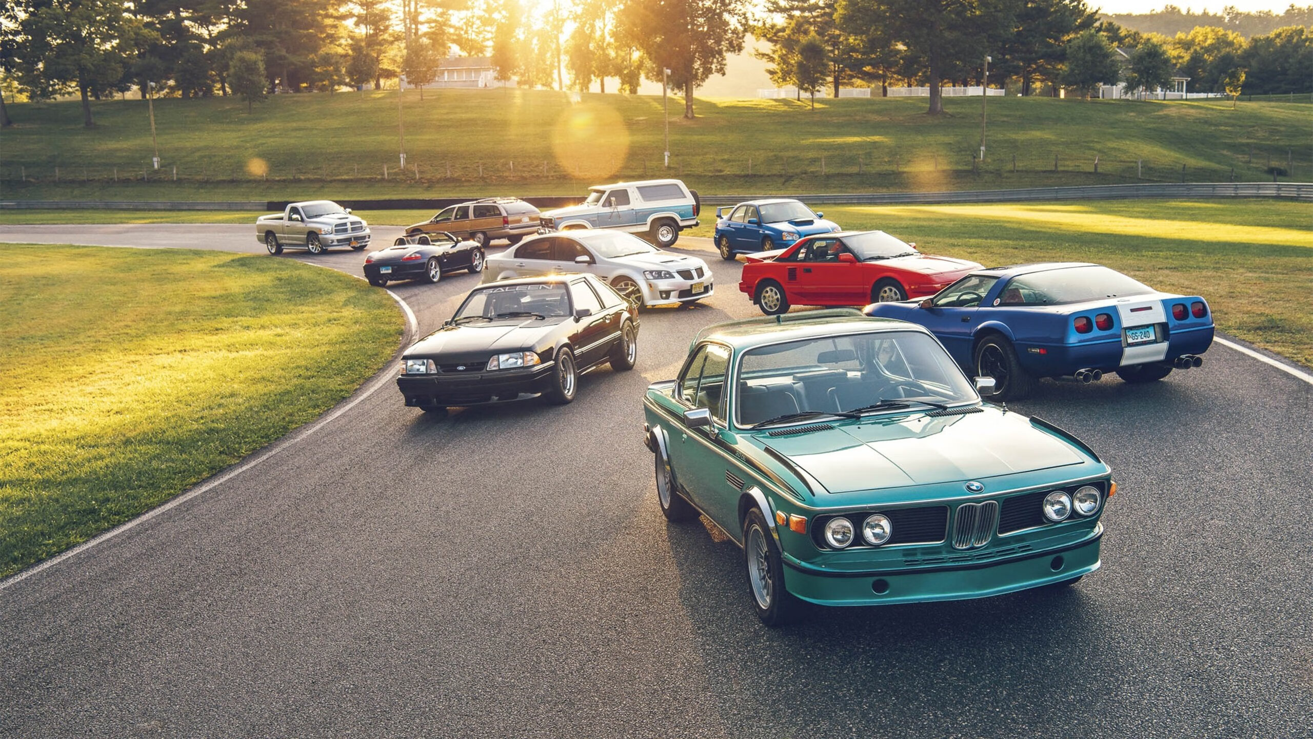 _轨迹艺术赛:运动员用身体动作绘制精彩线路_,运动员线条画