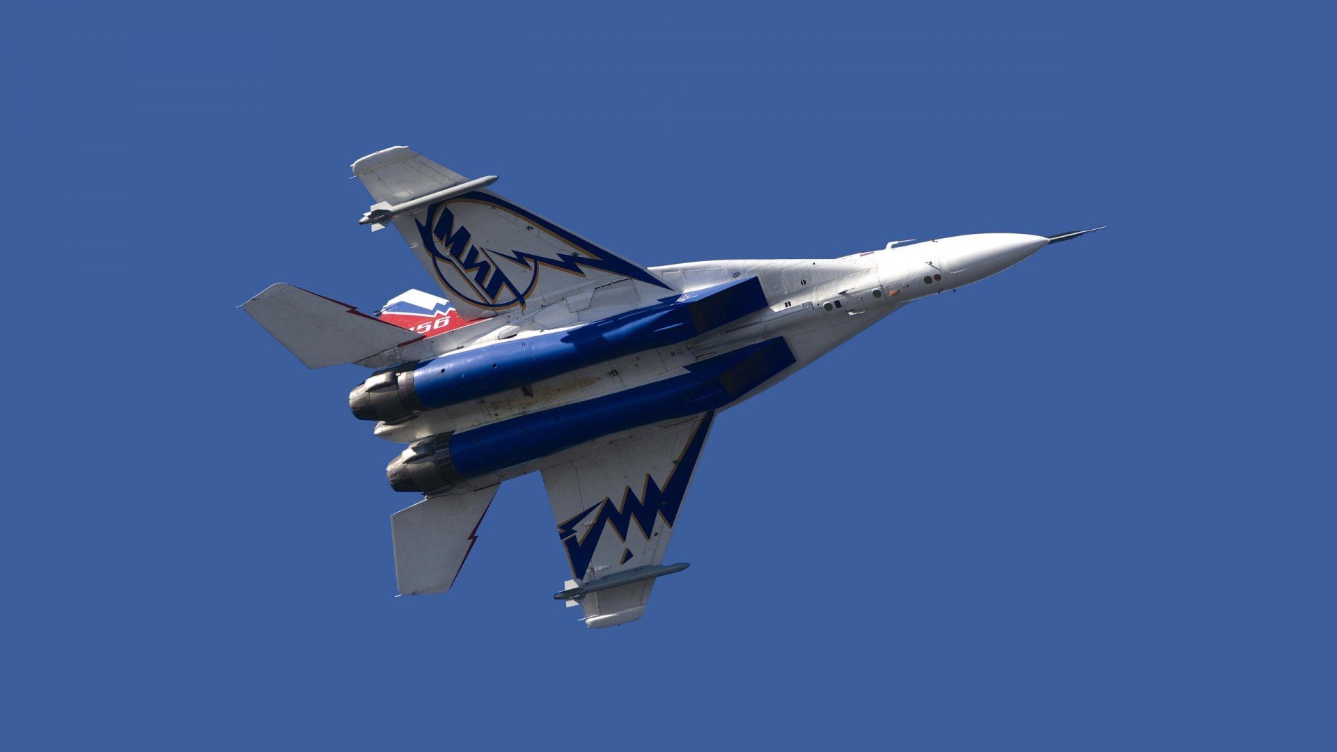 球队战术体系重塑，迎接欧洲赛场的挑战，欧洲队伍