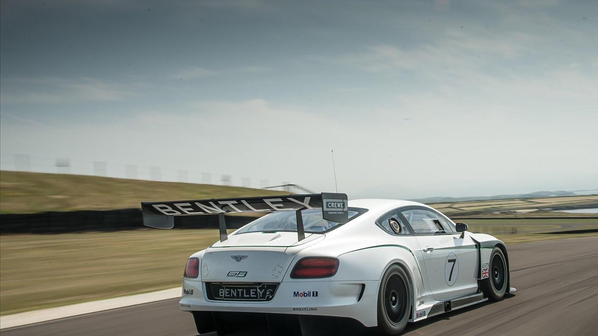 英超俱乐部母公司上市路径与股价波动分析，英超俱乐部投入