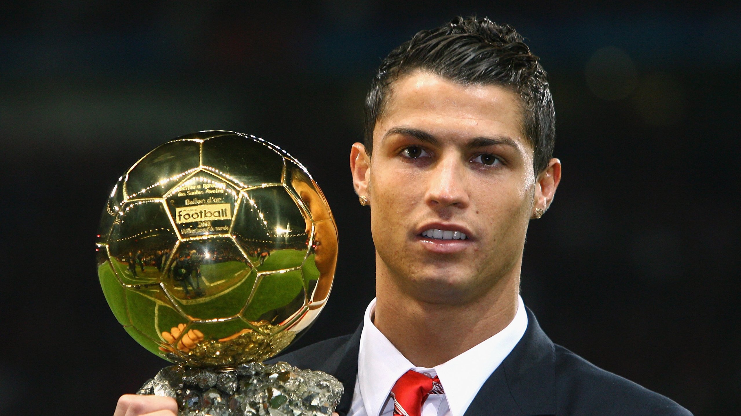 “马科斯·莫奇的灵活防守与精湛技艺,帮助美洲狮队在世界赛场脱颖而出”