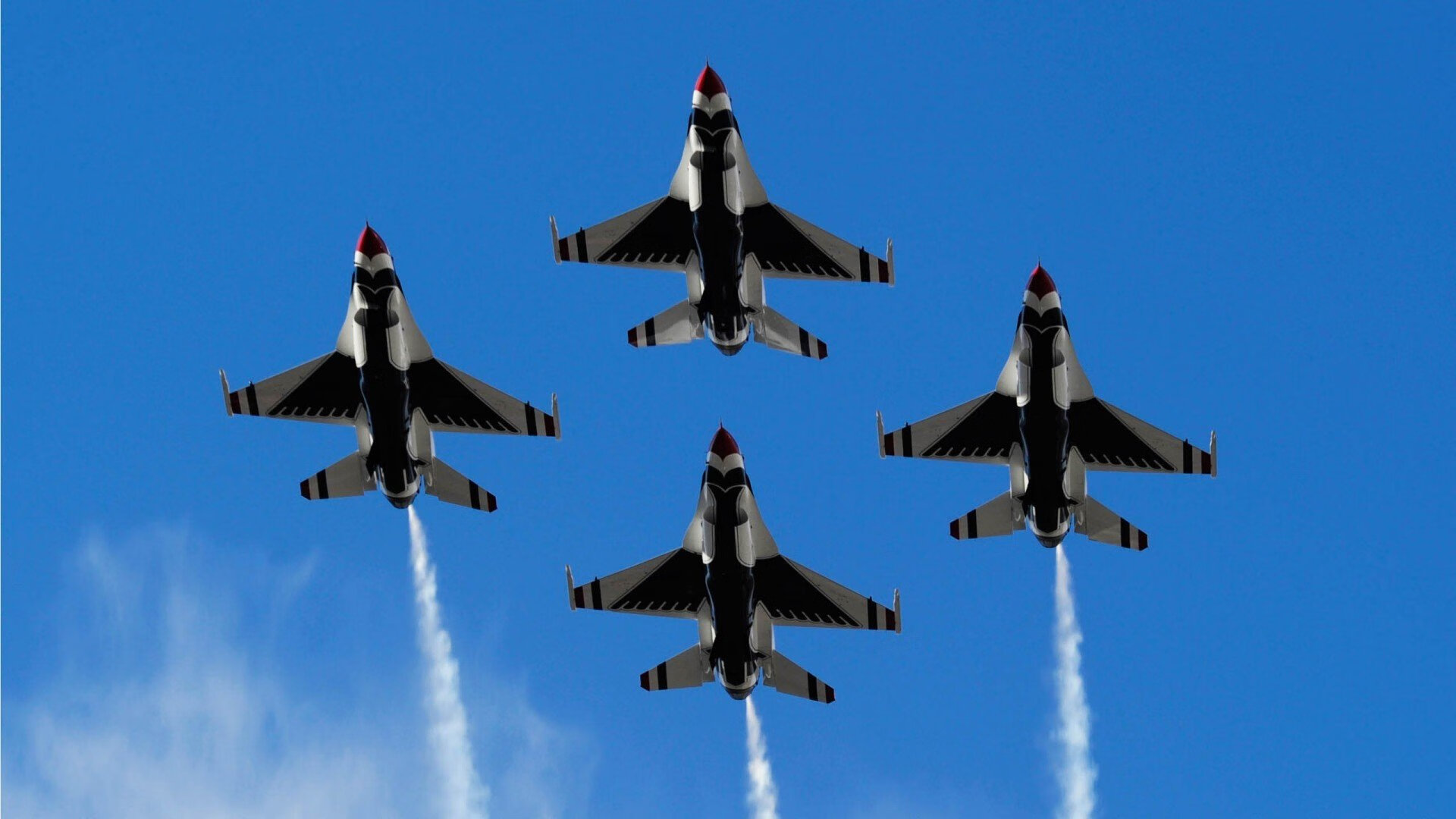 开云官网APP下载-简：迅速的边路突破给全黑队带来更多得分机会