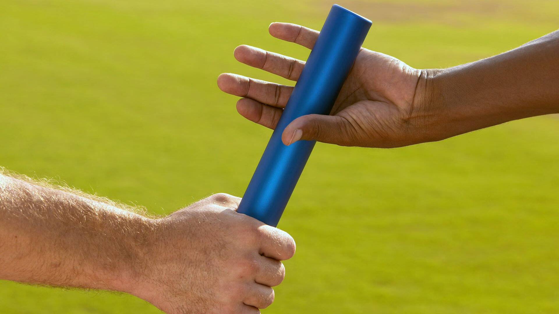 _比赛激烈程度刷新纪录，场面精彩异常_，比赛激烈可以用什么诗句形容