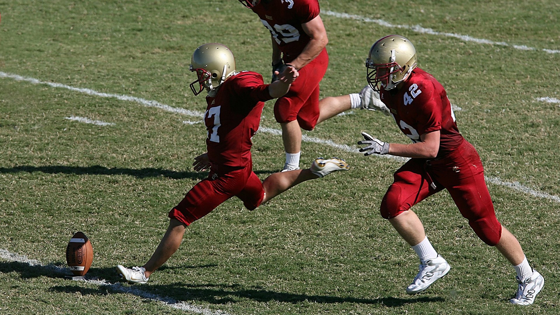 传承与创新:某球队百年荣耀的故事,足球传承宣言